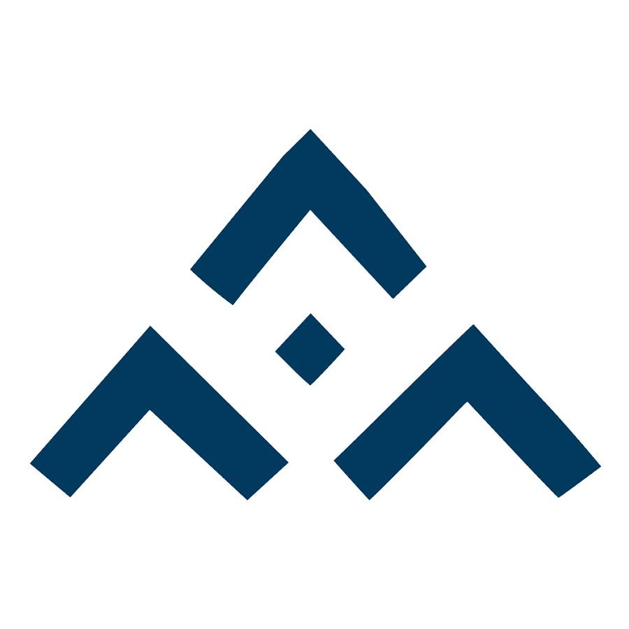 La Lumière de la Paix de Bethléem, symbole d’espérance et defraternité, est transmise chaque année depuis la grotte de la Nativité.